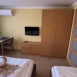 Apartment Aranypart 49-51 *