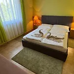 Aranypart 49-51 Apartment *