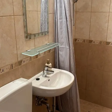 Apartment Aranypart 49-51 *
