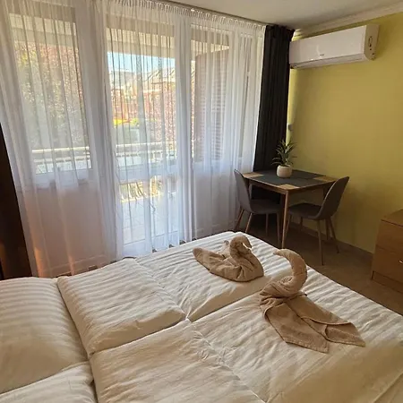 Aranypart 49-51 Apartment Siofok