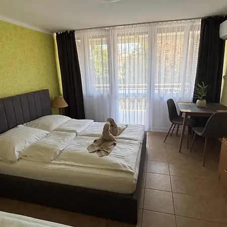 Aranypart 49-51 Siofok