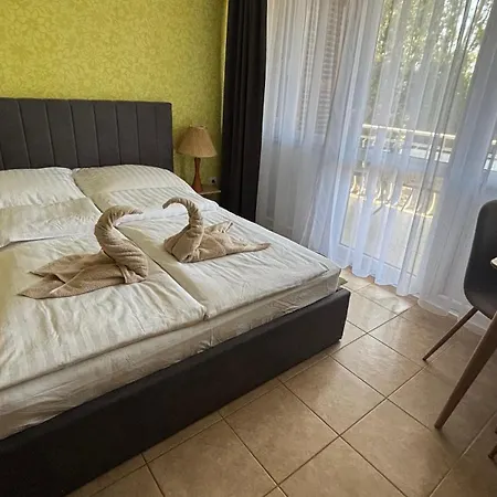 Aranypart 49-51 Apartment Siofok
