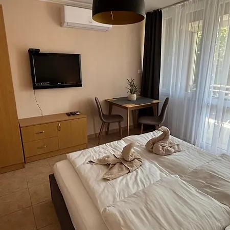Aranypart 49-51 Apartment *