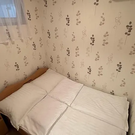 Apartment Aranypart 49-51 *