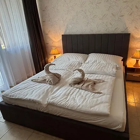 Aranypart 49-51 Appartamento