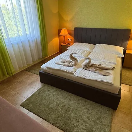 Aranypart 49-51 Apartment *