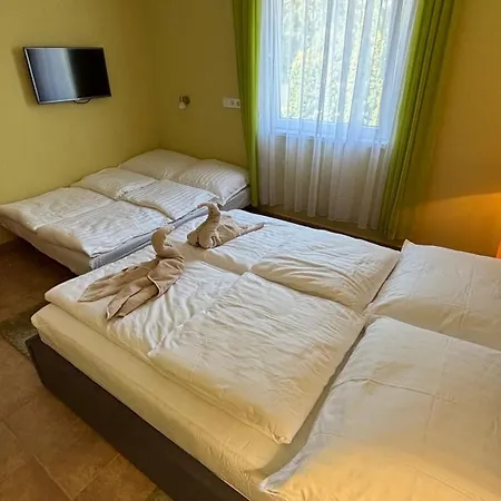 Aranypart 49-51 * Siofok