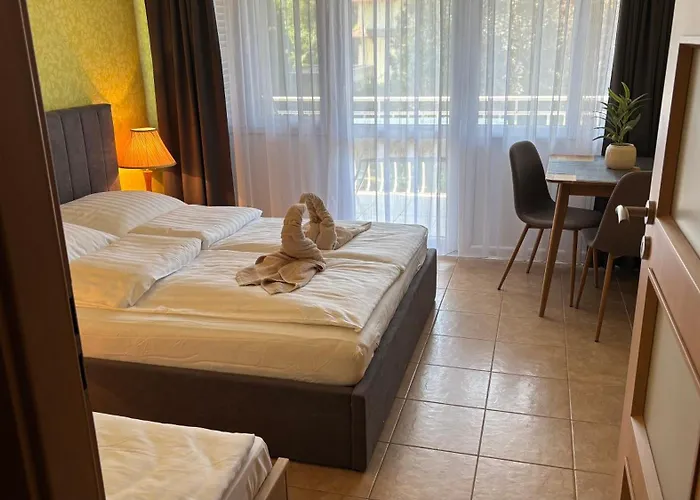 Aranypart 49-51 Siófok