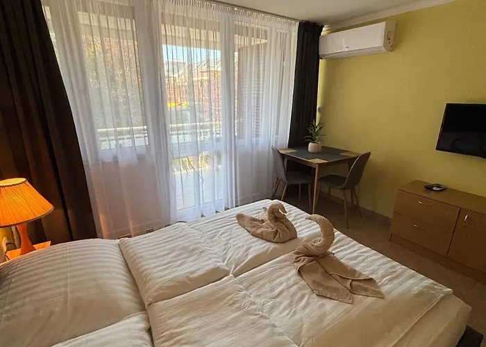 Aranypart 49-51 Appartamento Siófok