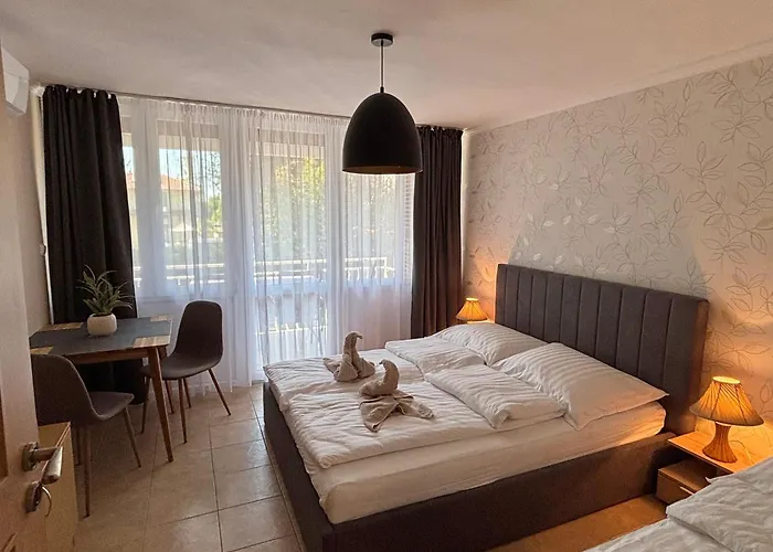 Aranypart 49-51 Appartamento Siófok