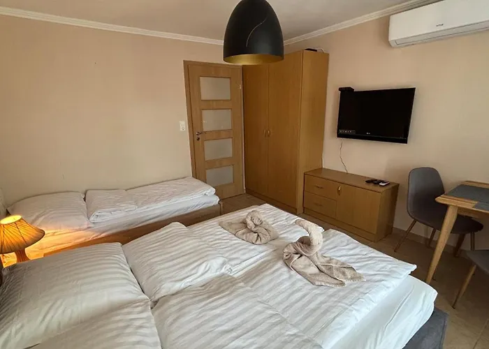 Aranypart 49-51 Siófok