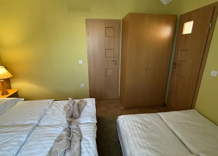 Appartamento Aranypart 49-51 *