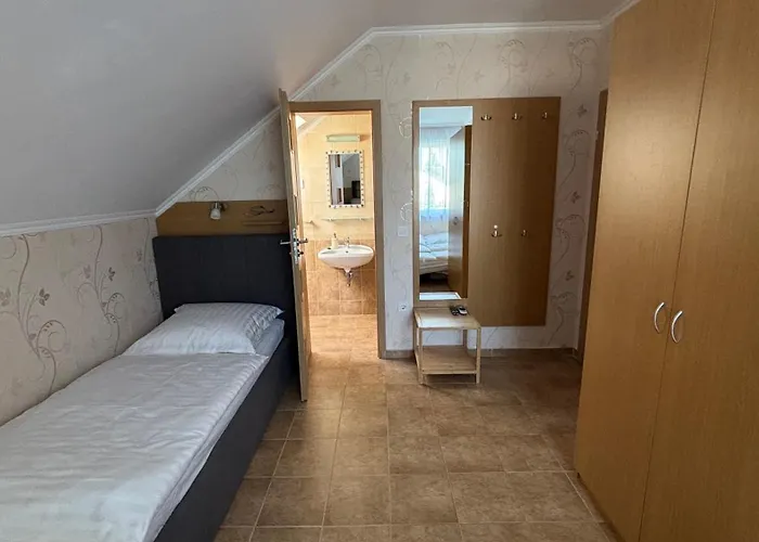 Aranypart 49-51 * Siófok