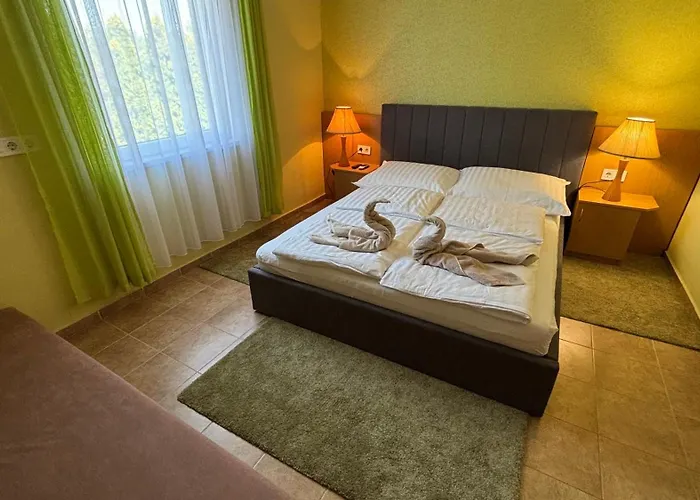 Aranypart 49-51 Appartamento *